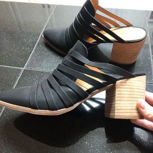 Black mule with block heel Report sz 9 NEVER WORN